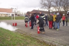 Ukázka hasicích přístrojů na gymnáziu